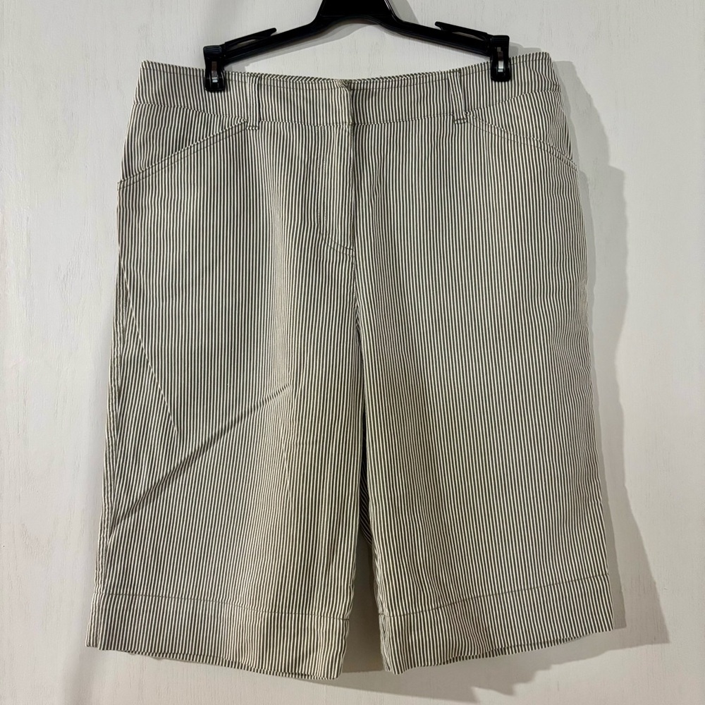 Jones New York Black and White Striped Women Shorts